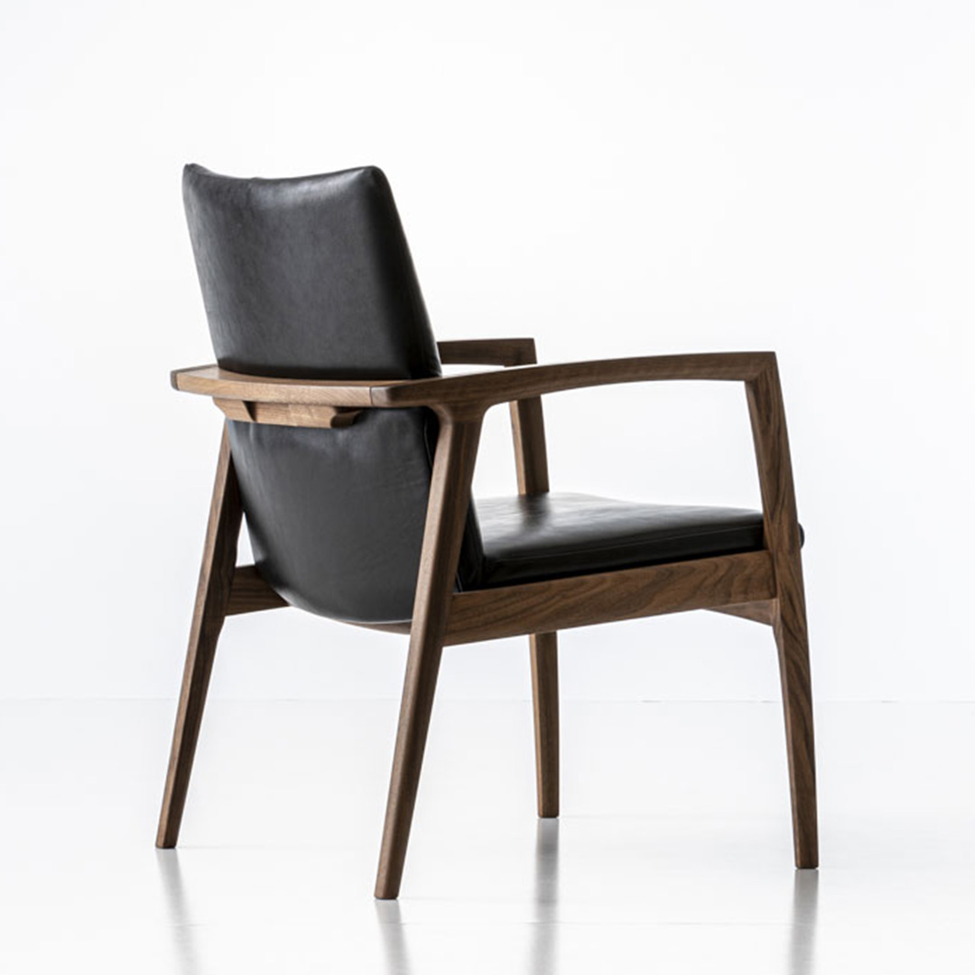 Koti LDチェア(脚カラー:ウォールナット) ブラック