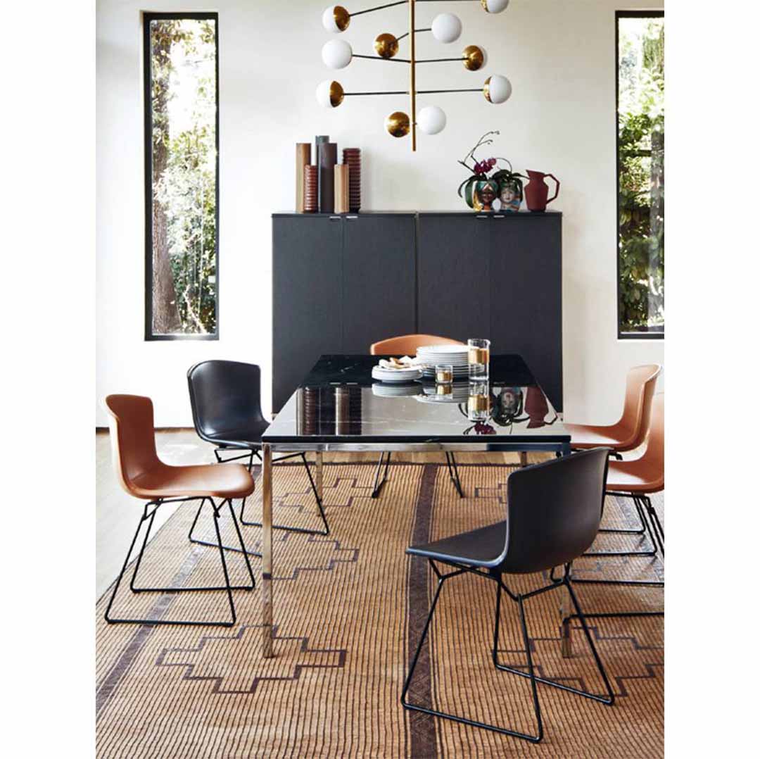 SIDE CHAIR カウハイドシート(脚カラー:ホワイト) ブラック