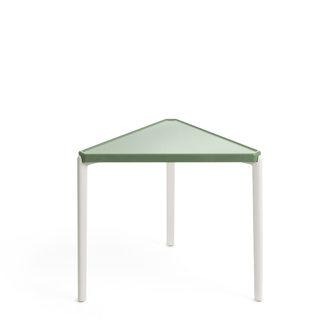 Tambour Concrete 三角形(脚カラー:ホワイト) ライトブルー