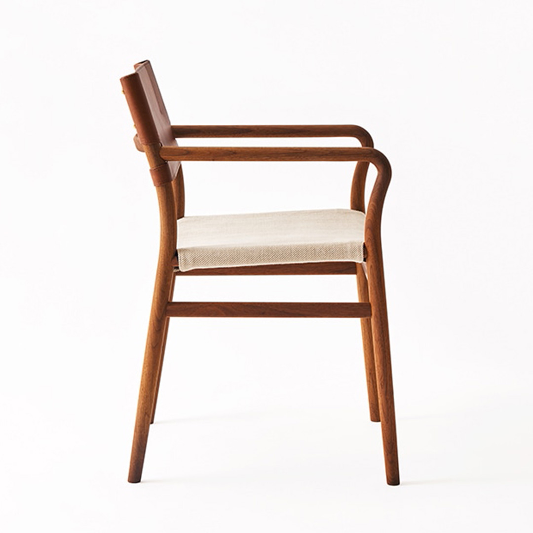 YU UC3 ダイニングチェア（脚カラー：ウォールナット） RANK5 A783（ホワイト＆リネン）