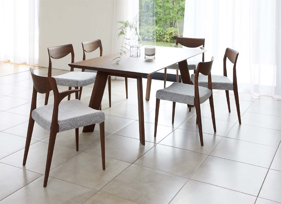 RIN ダイニングチェア（脚カラー：TP） ティンバーSG