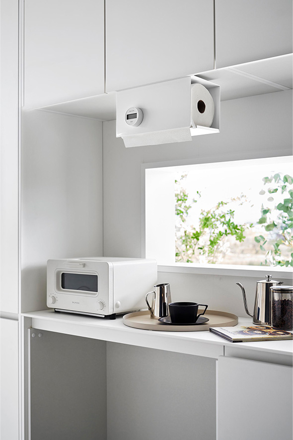 片手でカット戸棚下キッチンペーパーホルダー タワー カバー付き L ホワイト