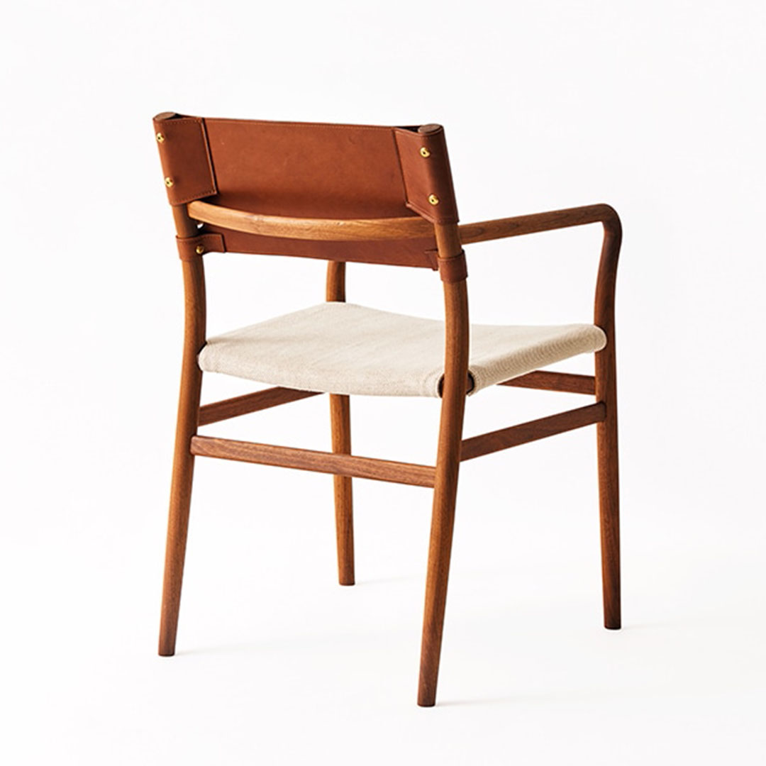 YU UC3 ダイニングチェア（脚カラー：ウォールナット） RANK5 A783（ホワイト＆リネン）