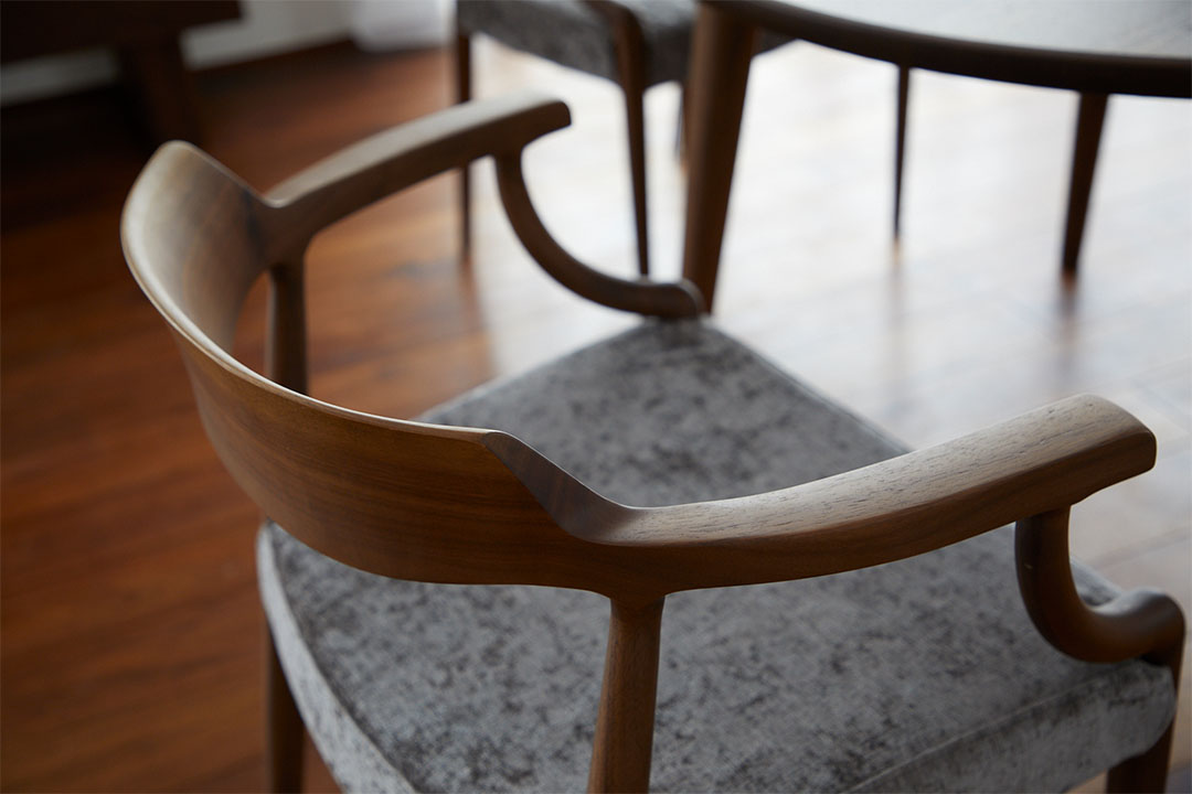 BLANCO チェア（脚カラー：TP） ドックBL