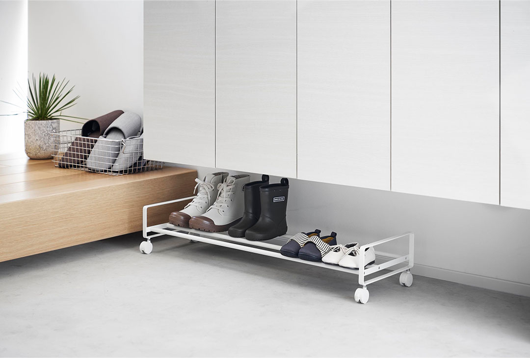 引き出せるキャスター付きシューズラック タワー ホワイト