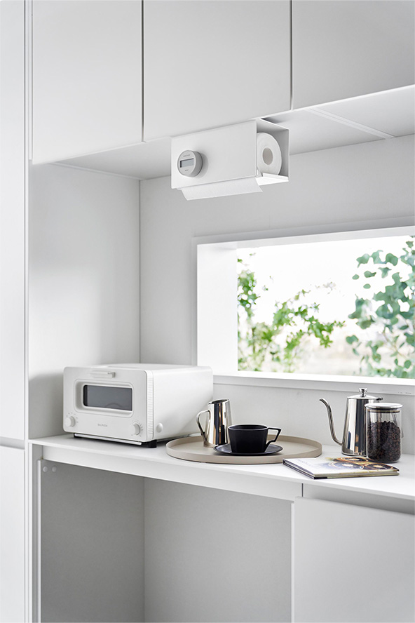 片手でカット戸棚下キッチンペーパーホルダー タワー カバー付き S ホワイト