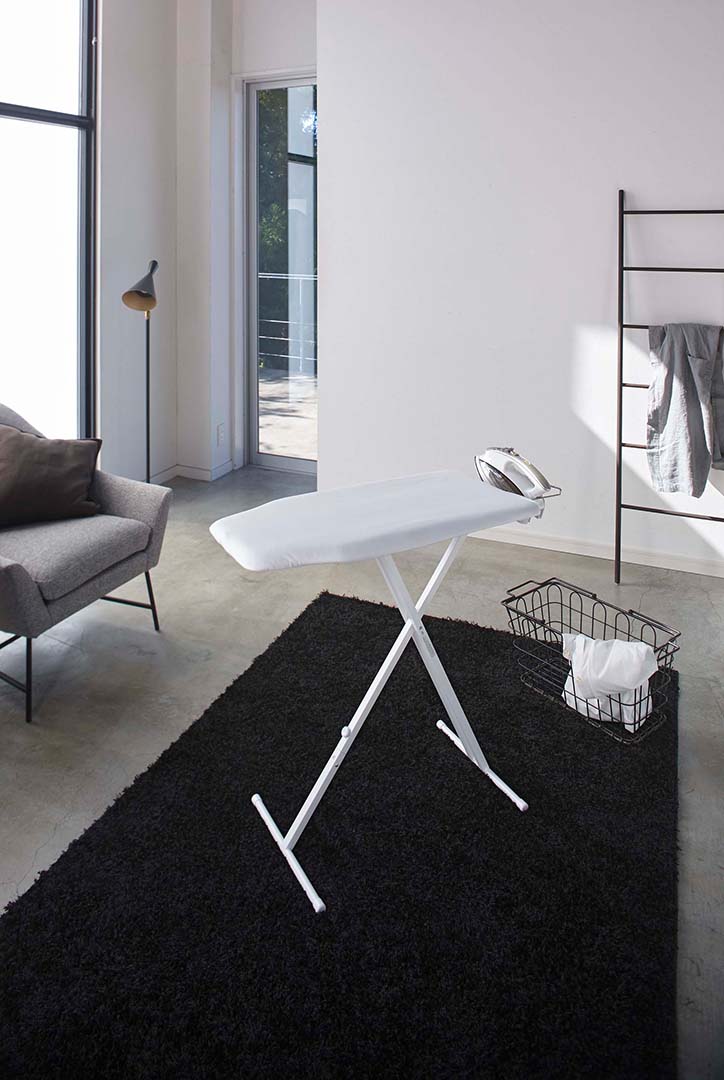 軽量スタンド式アイロン台 タワー ホワイト