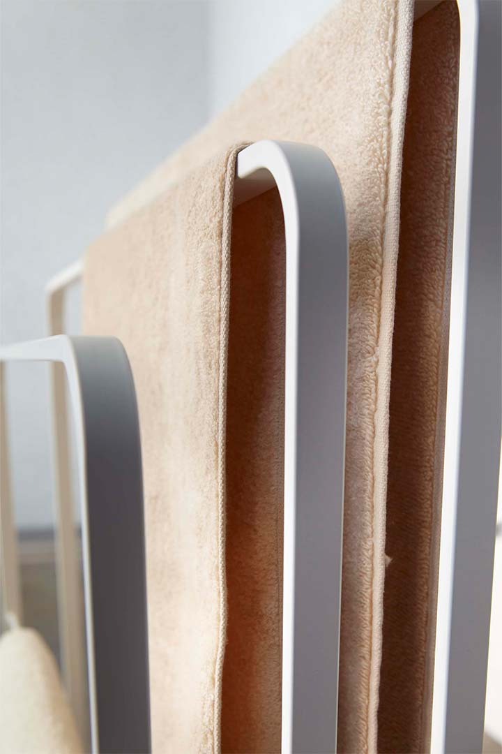 横から掛けられるバスタオルハンガー 3連 タワー ホワイト