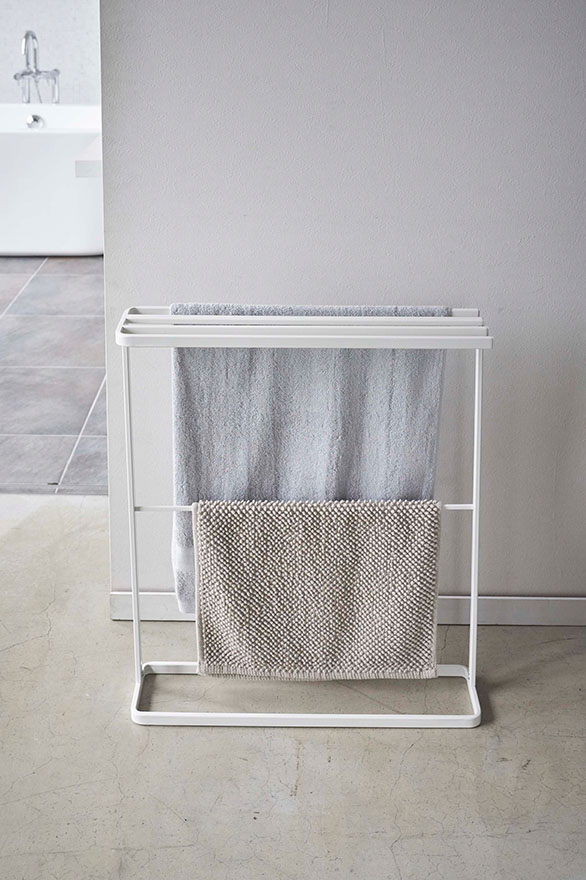 横から掛けられるバスタオルハンガー タワー スリム ホワイト