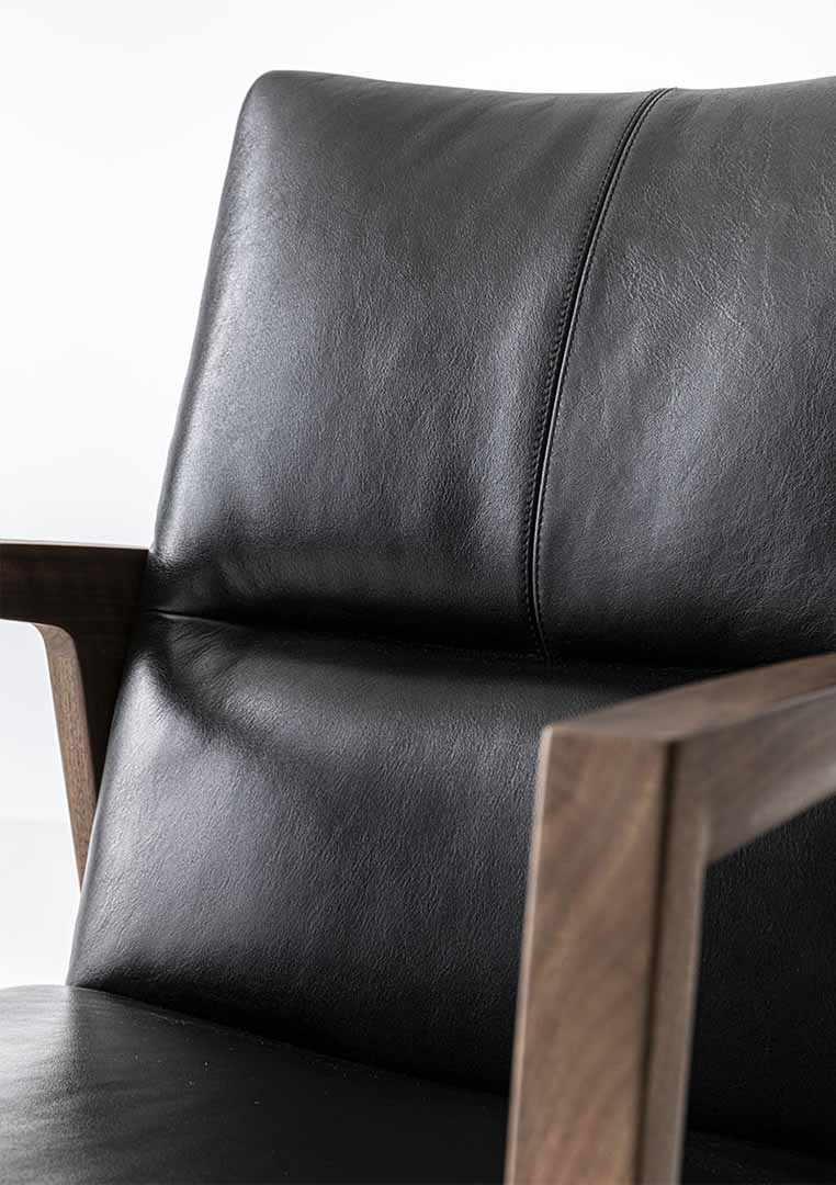 Koti LDチェア(脚カラー:ウォールナット) ブラック