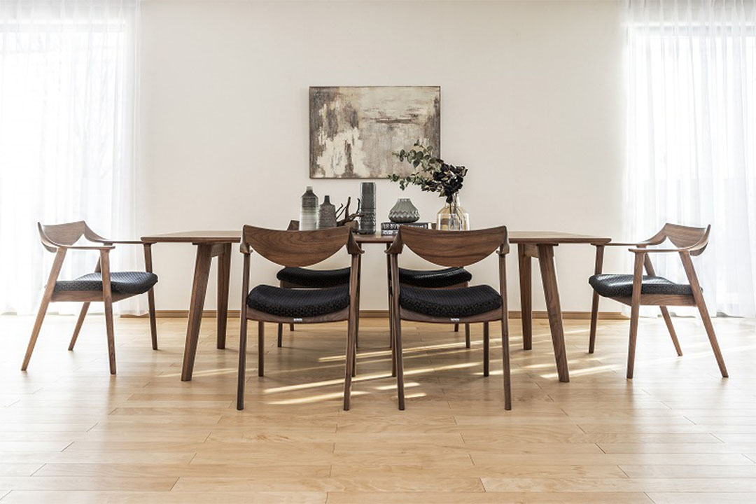 ダイニングテーブル