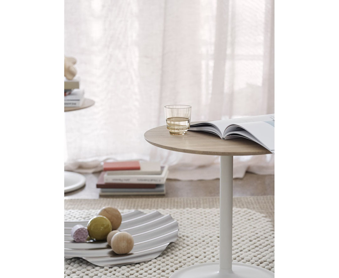 SOFT SIDE TABLE /Φ41 H48 (脚カラー：オフホワイト) ソリッドオーク