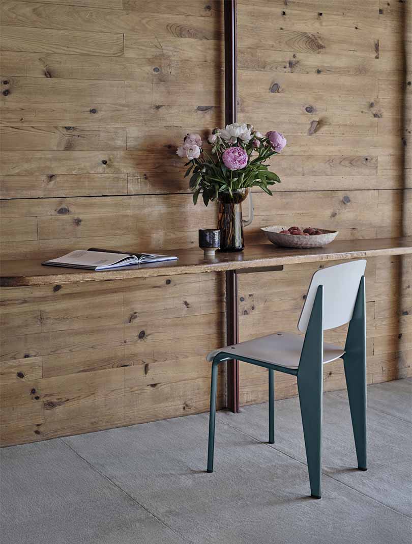 スタンダード SP（脚カラー：ブレヴェール） ディープブラック