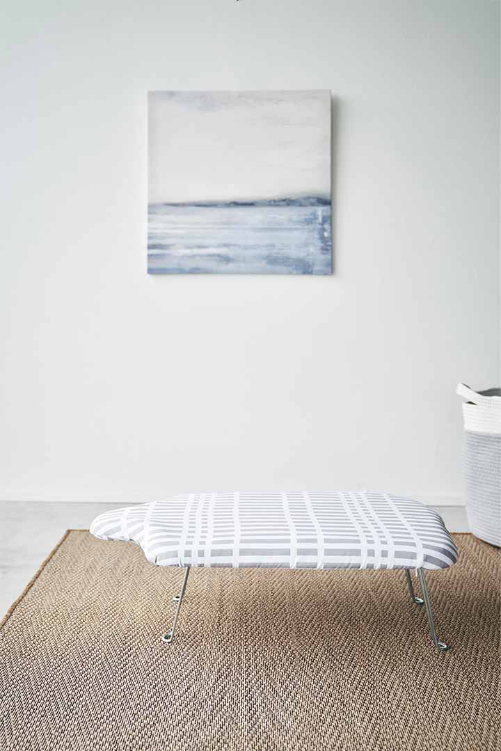 北欧風 暮らしの定番 軽量人体型アイロン台 チェックグレー