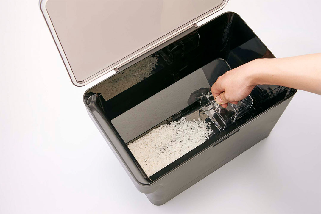 密閉 シンク下米びつ タワー 5kg 計量カップ付 ホワイト