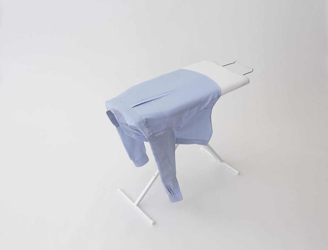 軽量スタンド式アイロン台 タワー ホワイト