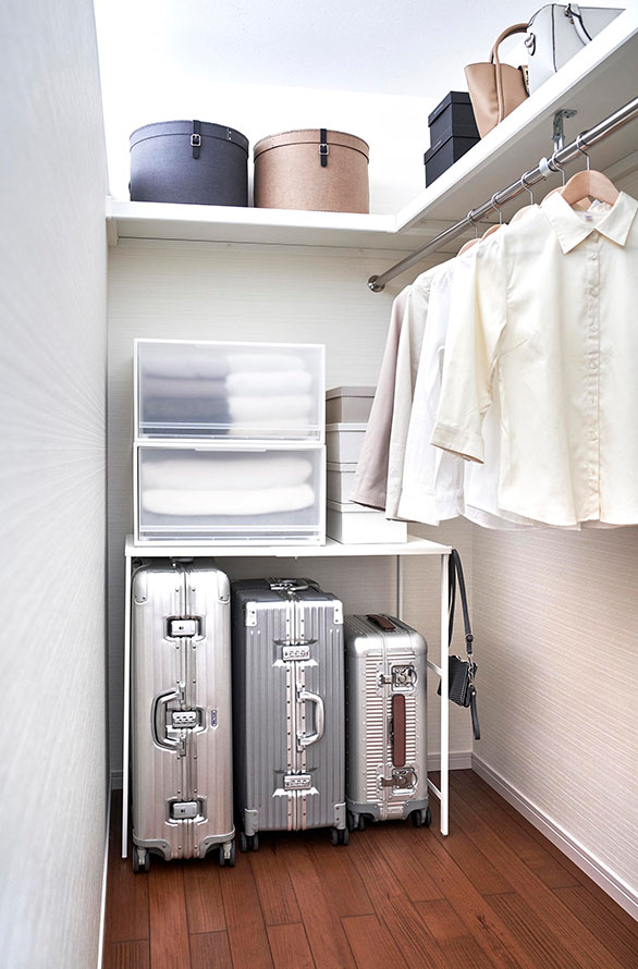 伸縮キャリーケース上ラック タワー ブラック