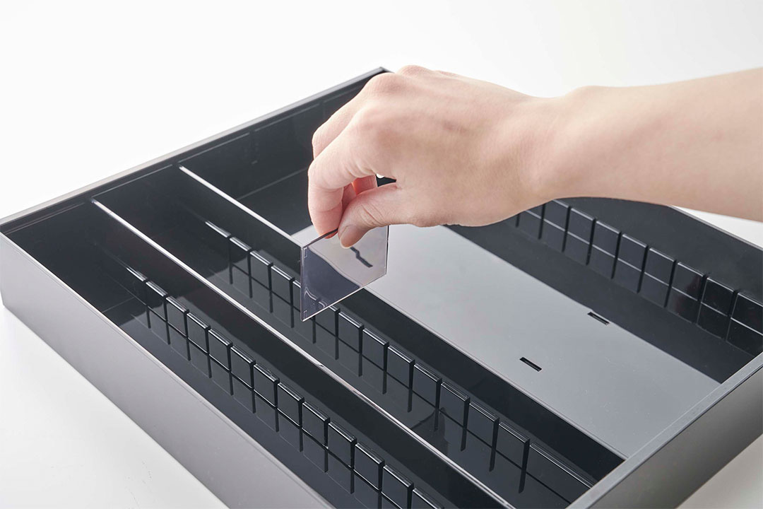 立体横伸縮カトラリーケース タワー ブラック