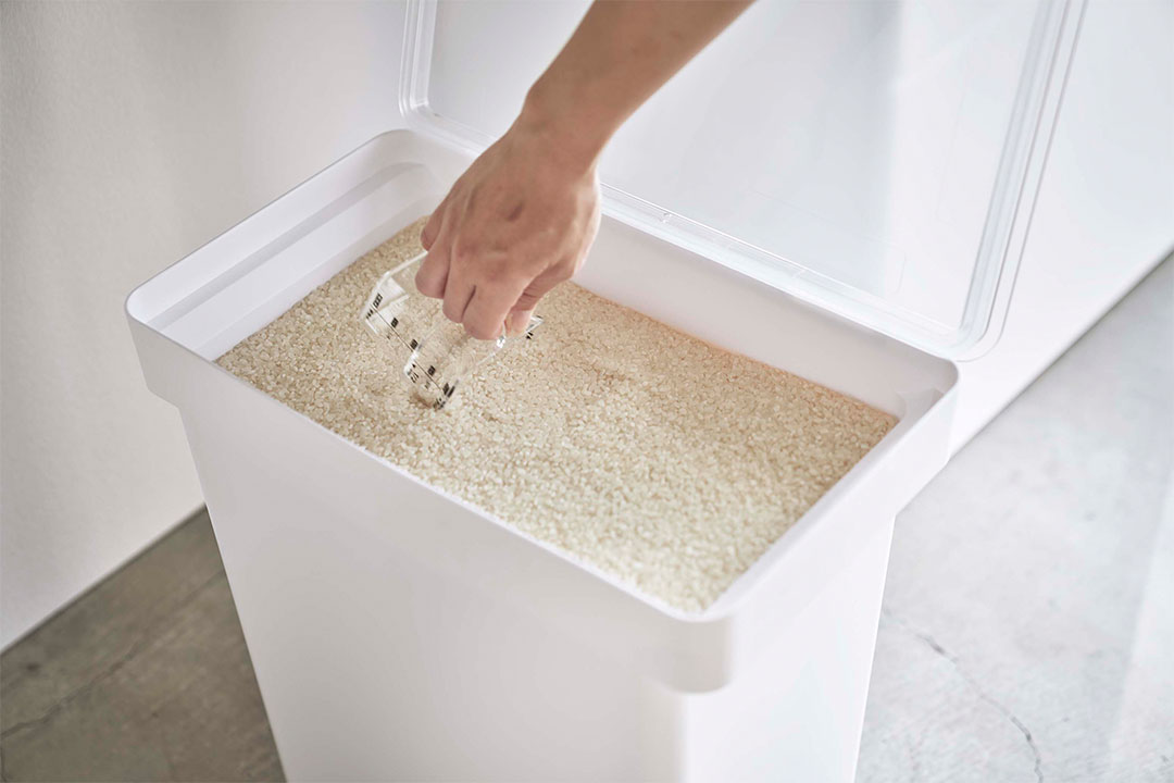 密閉米びつ タワー 20kg 計量カップ付 ホワイト