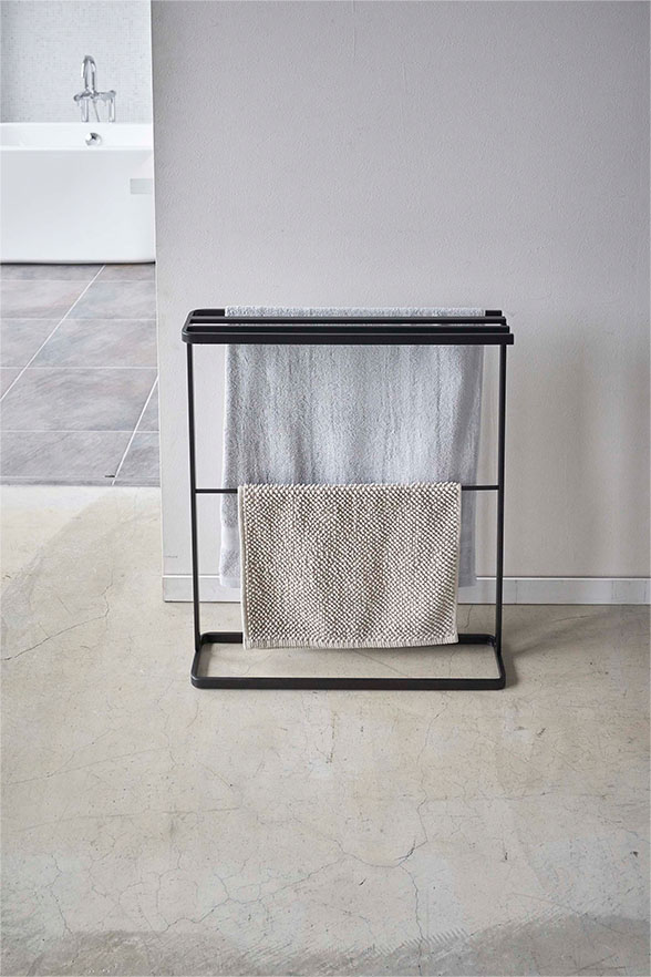 横から掛けられるバスタオルハンガー タワー スリム ホワイト