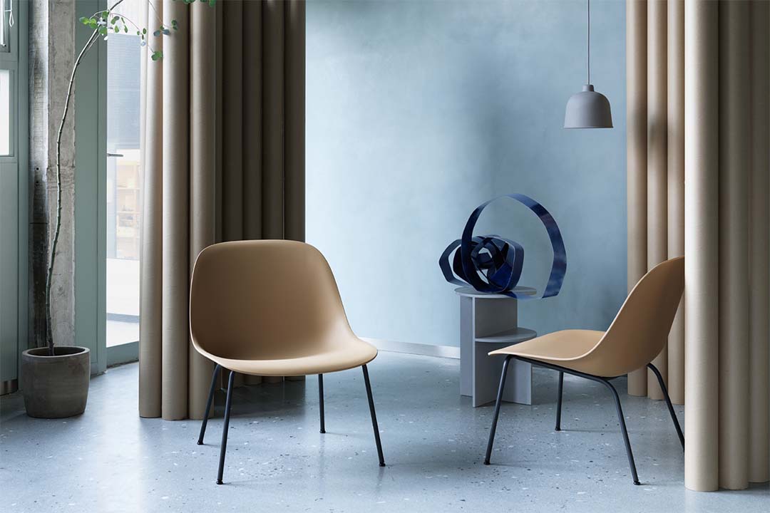 FIBER LOUNGE CHAIR / TUBE BASE リファインレザーコニャック