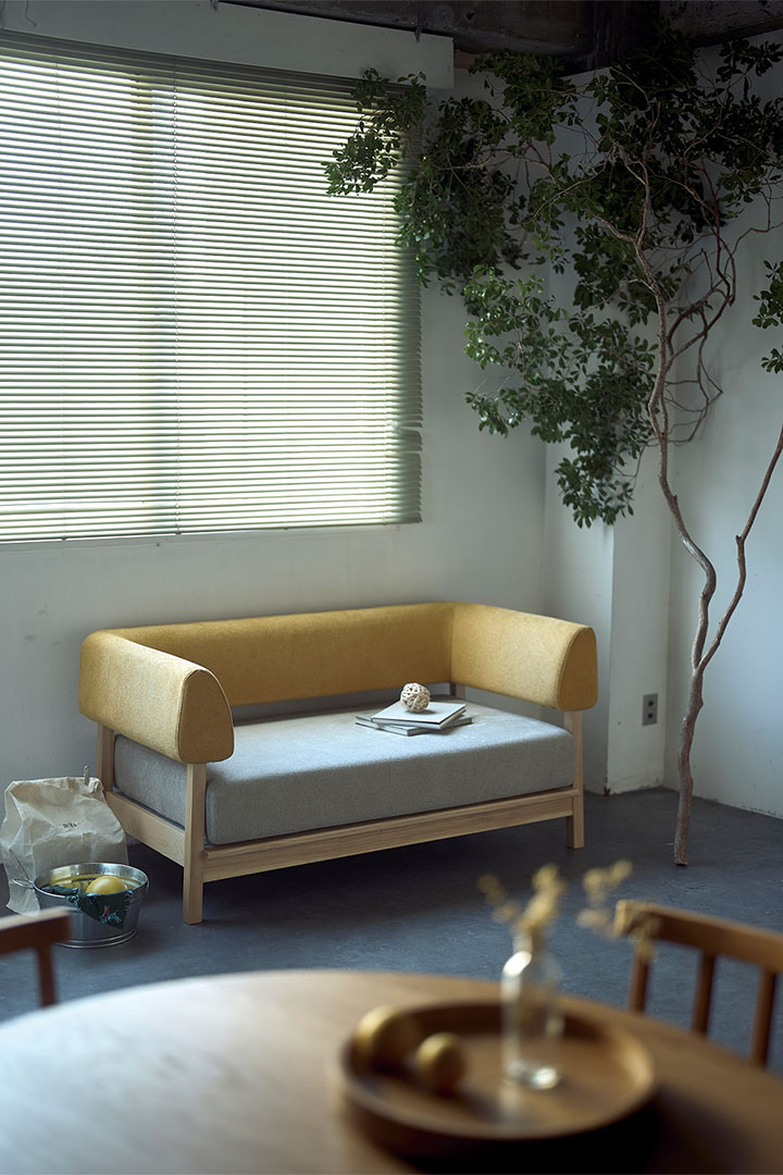 bracket sofa ダークマスタード