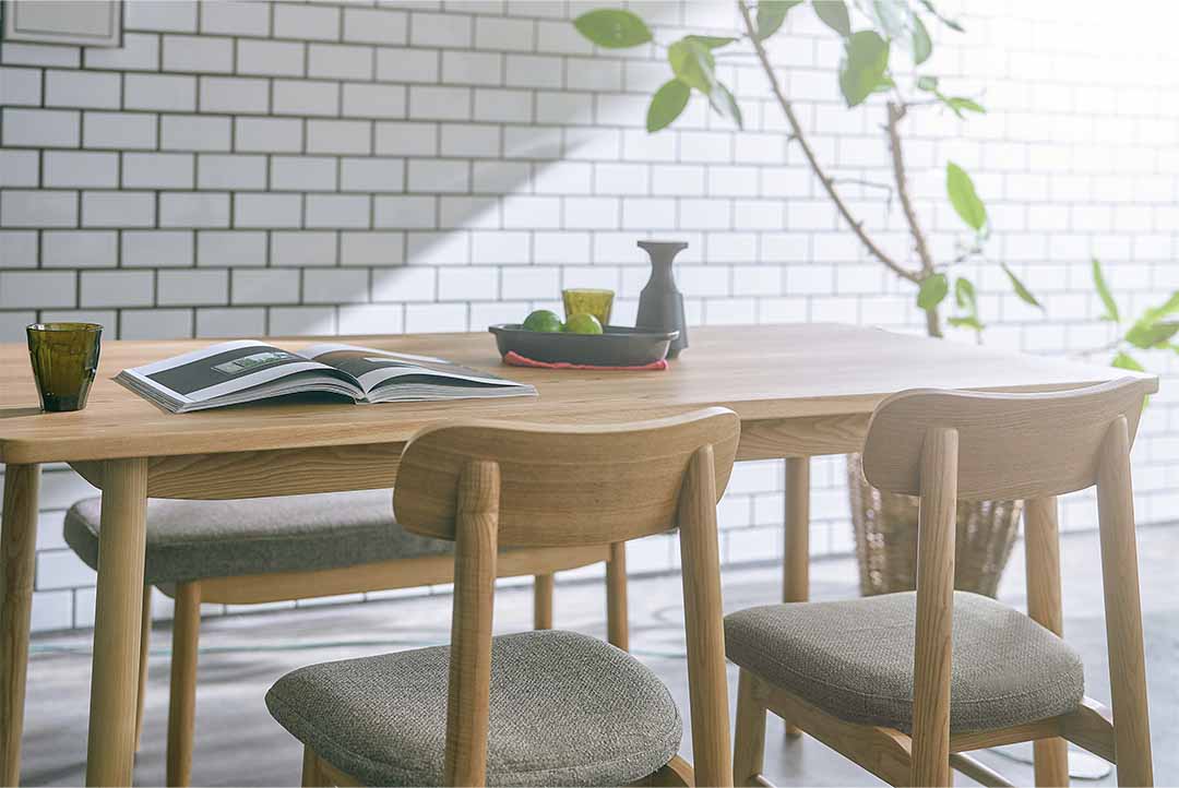 saucer dining chair ベージュ