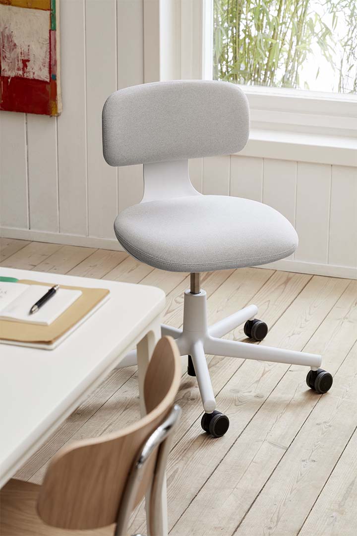 ルーキー（脚カラー：ディープブラック） Plano 62 ダークグレー・ネロ