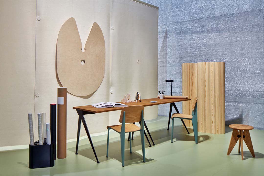 スタンダード SP（脚カラー：ジャパニーズレッド） ディープブラック