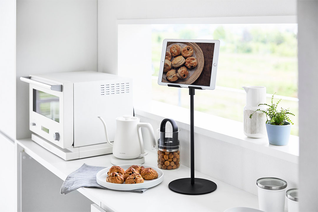 高さと角度が調節できるタブレットスタンド スマート ブラック