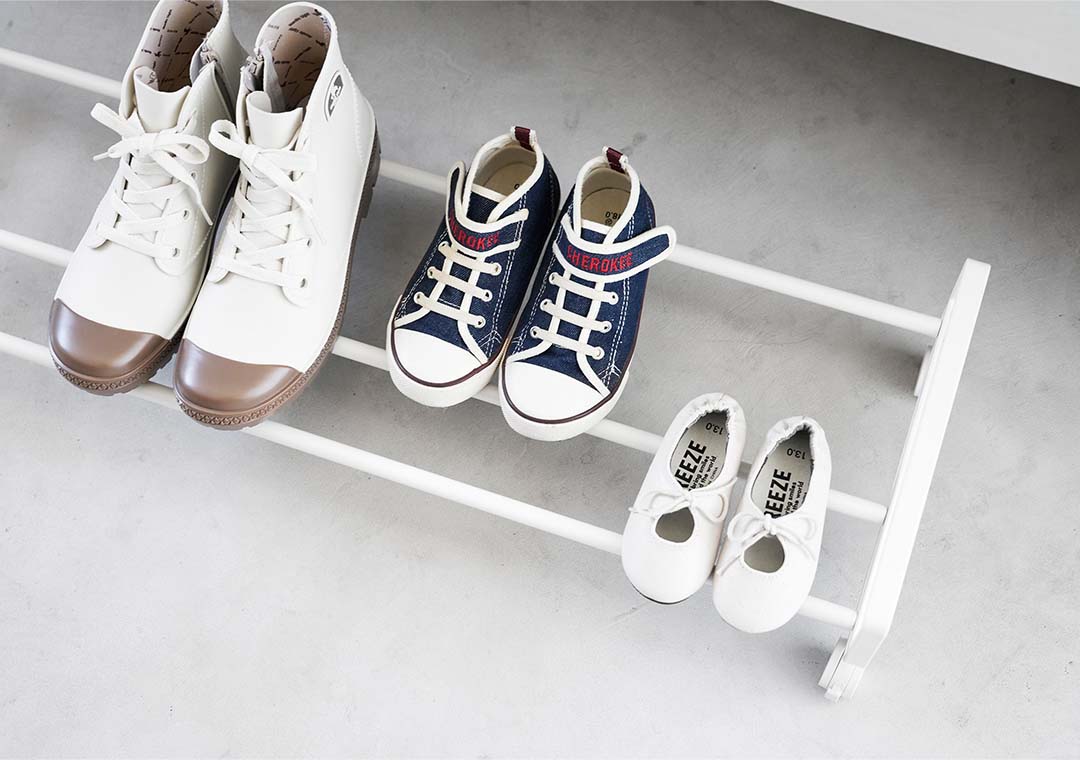 引き出せるキャスター付きシューズラック タワー ホワイト