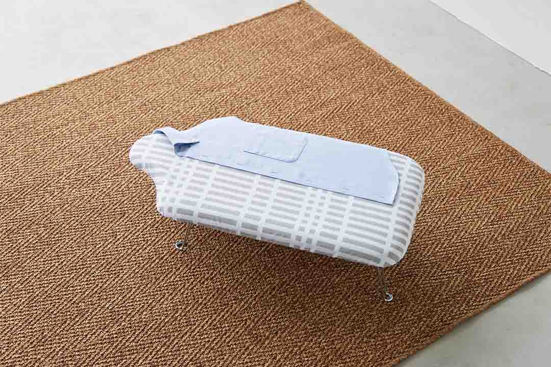 北欧風 暮らしの定番 軽量人体型アイロン台 チェックグレー