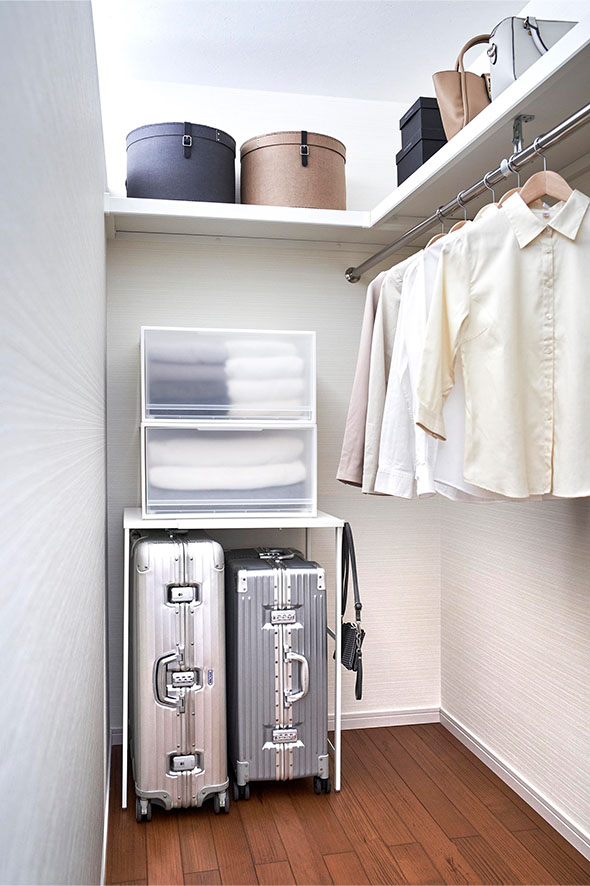 伸縮キャリーケース上ラック タワー ブラック