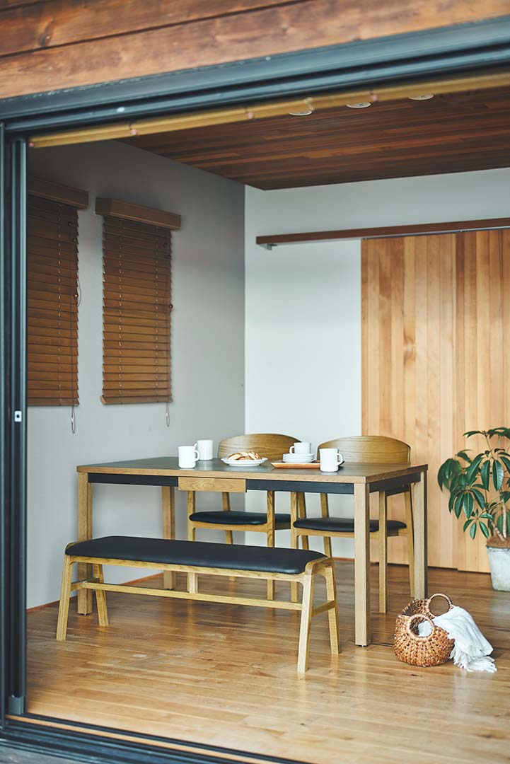 Stam dining chair ブラック