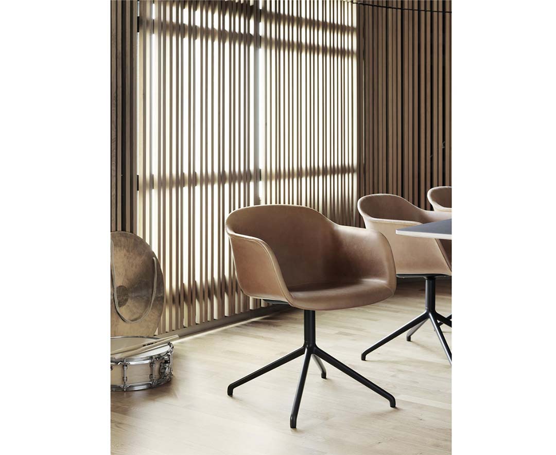 FIBER ARMCHAIR / SWIVEL BASE W.O. RETURN leather