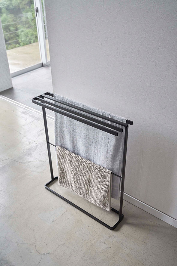 横から掛けられるバスタオルハンガー タワー スリム ホワイト