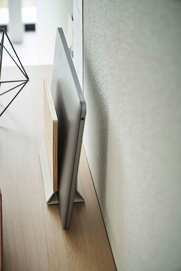 スリムノートパソコンスタンド リン ブラウン