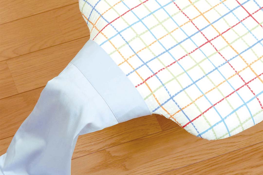 軽量人体型アイロン台 フック付き アルミコート