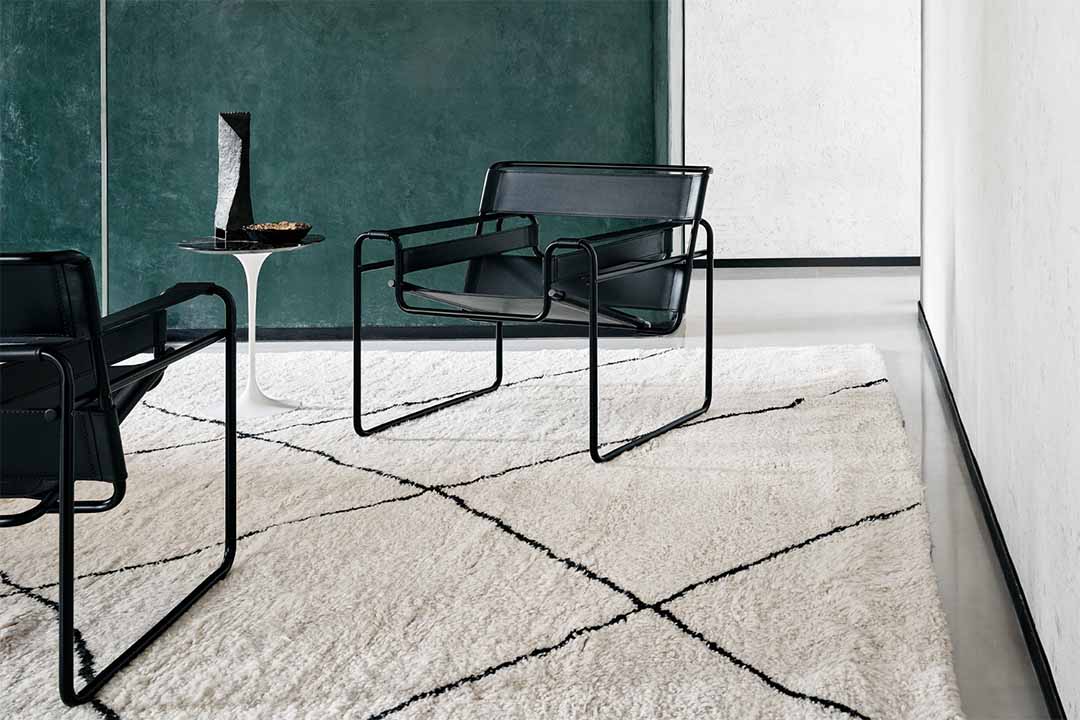 WASSILY LOUNGE CHAIR MATTE FRAME(脚カラー:ホワイト・ウルトラマット) カウハイドホワイトベージュ