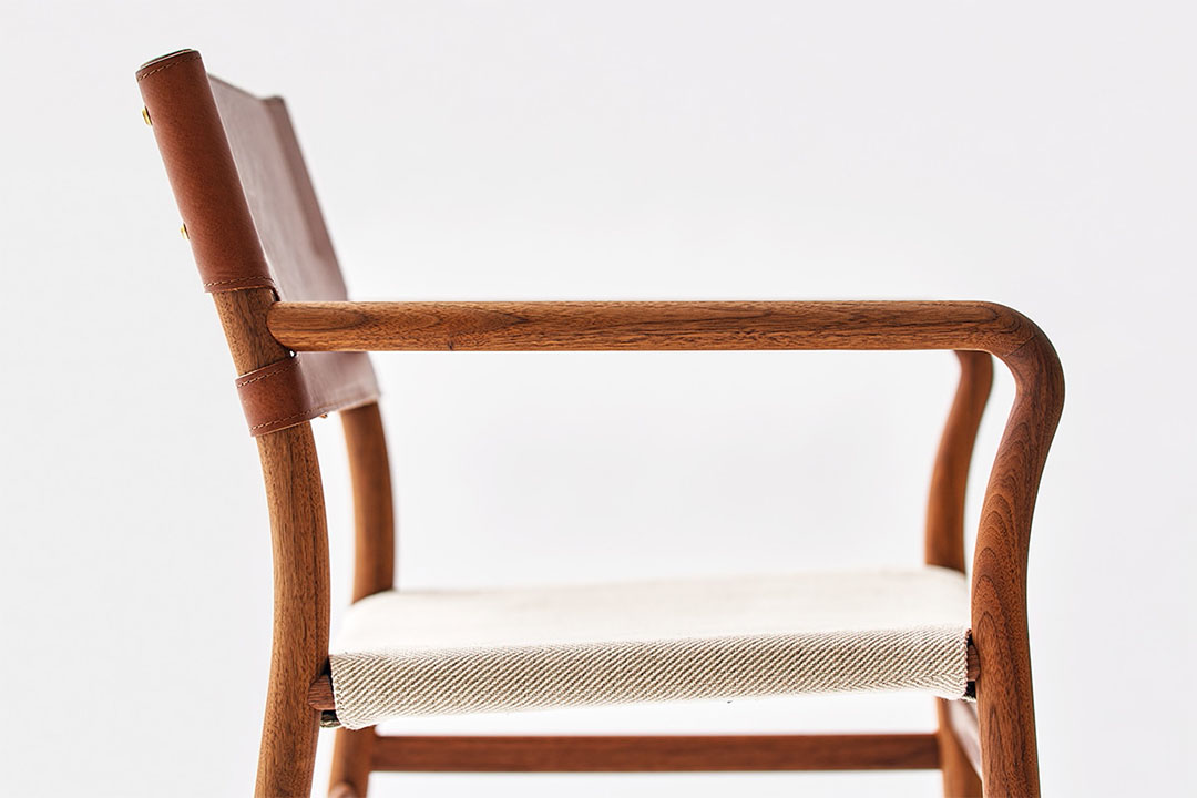 YU UC3 ダイニングチェア（脚カラー：ウォールナット） RANK5 A783（ホワイト＆リネン）