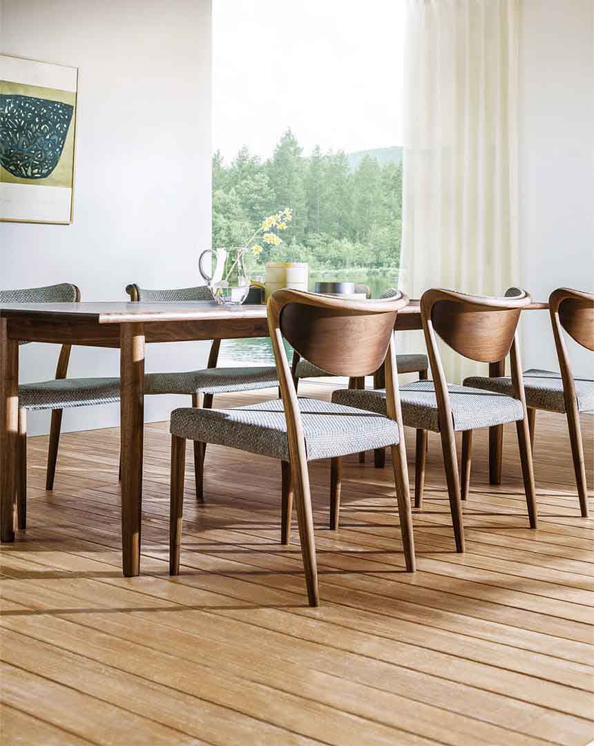 MARCEL CHAIR（脚カラー：ウォールナット） LE-8010 ブラック