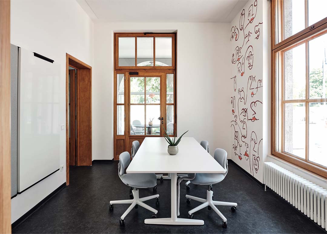 ルーキー（脚カラー：ディープブラック） Plano 62 ダークグレー・ネロ