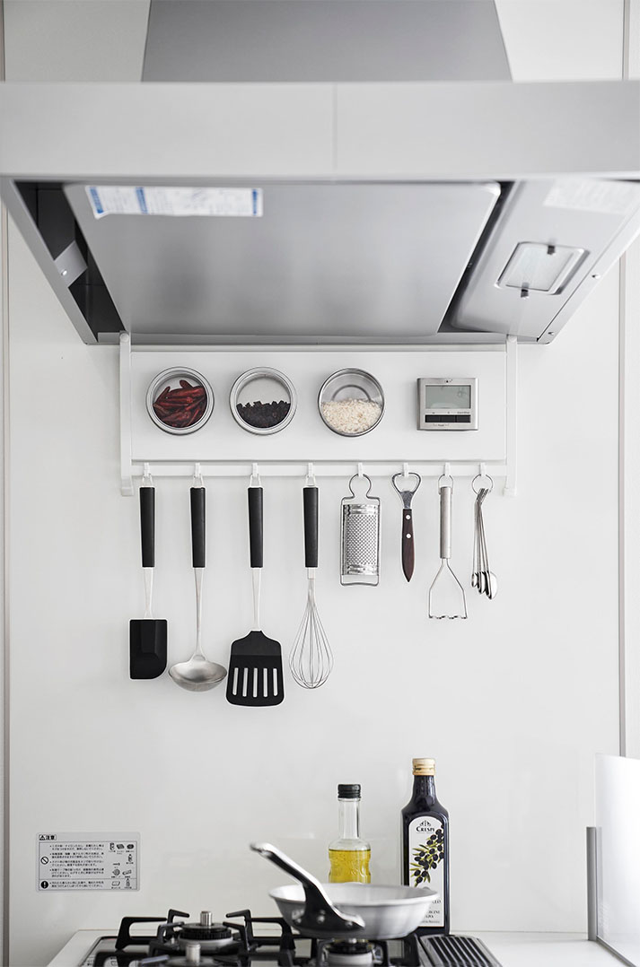 レンジフードスチールパネル&フック タワー ブラック