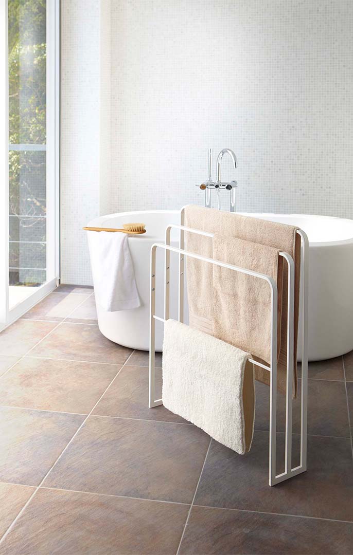 横から掛けられるバスタオルハンガー 3連 タワー ホワイト