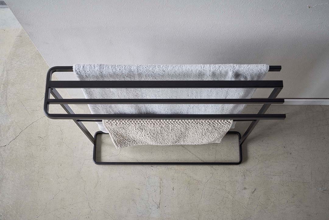 横から掛けられるバスタオルハンガー タワー スリム ホワイト