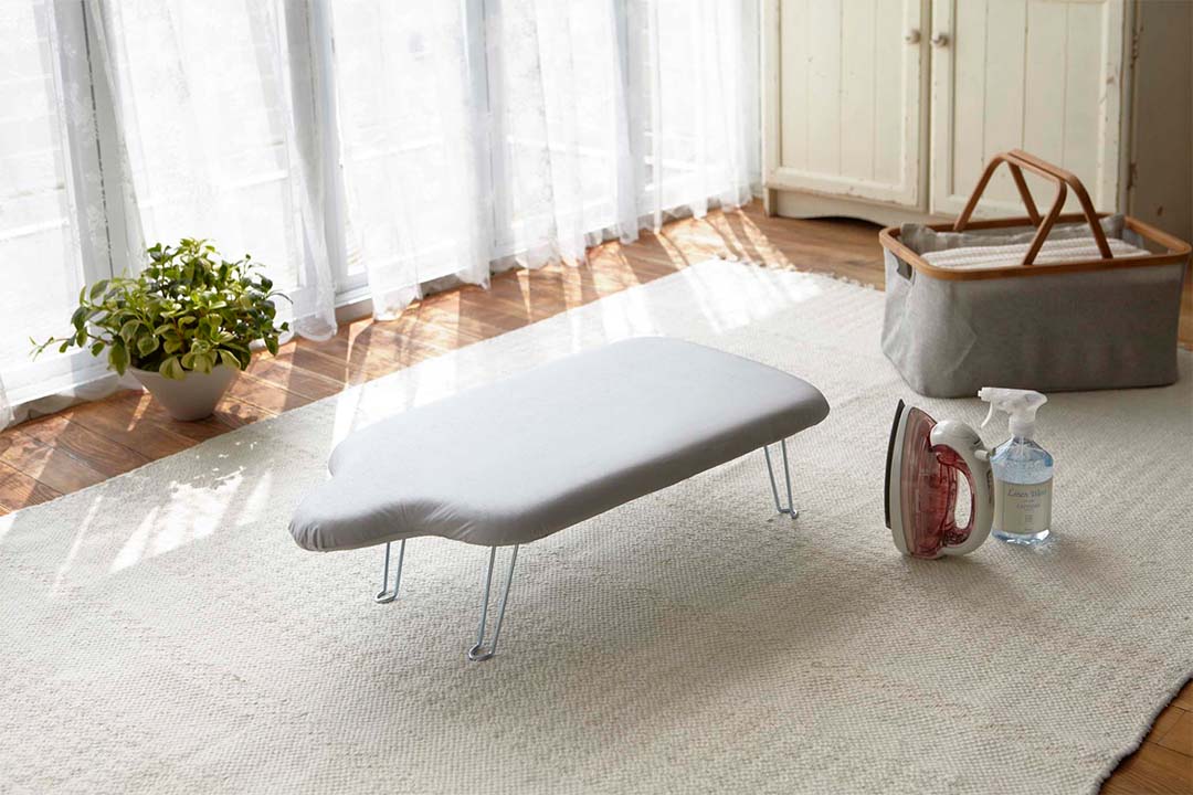 軽量人体型アイロン台 フック付き アルミコート