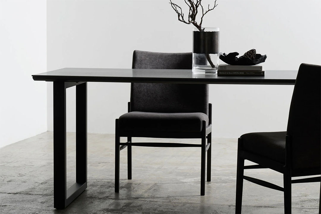 レグル ダイニングテーブル スクエア脚 ブラック(W135) Rアイアングレイ
