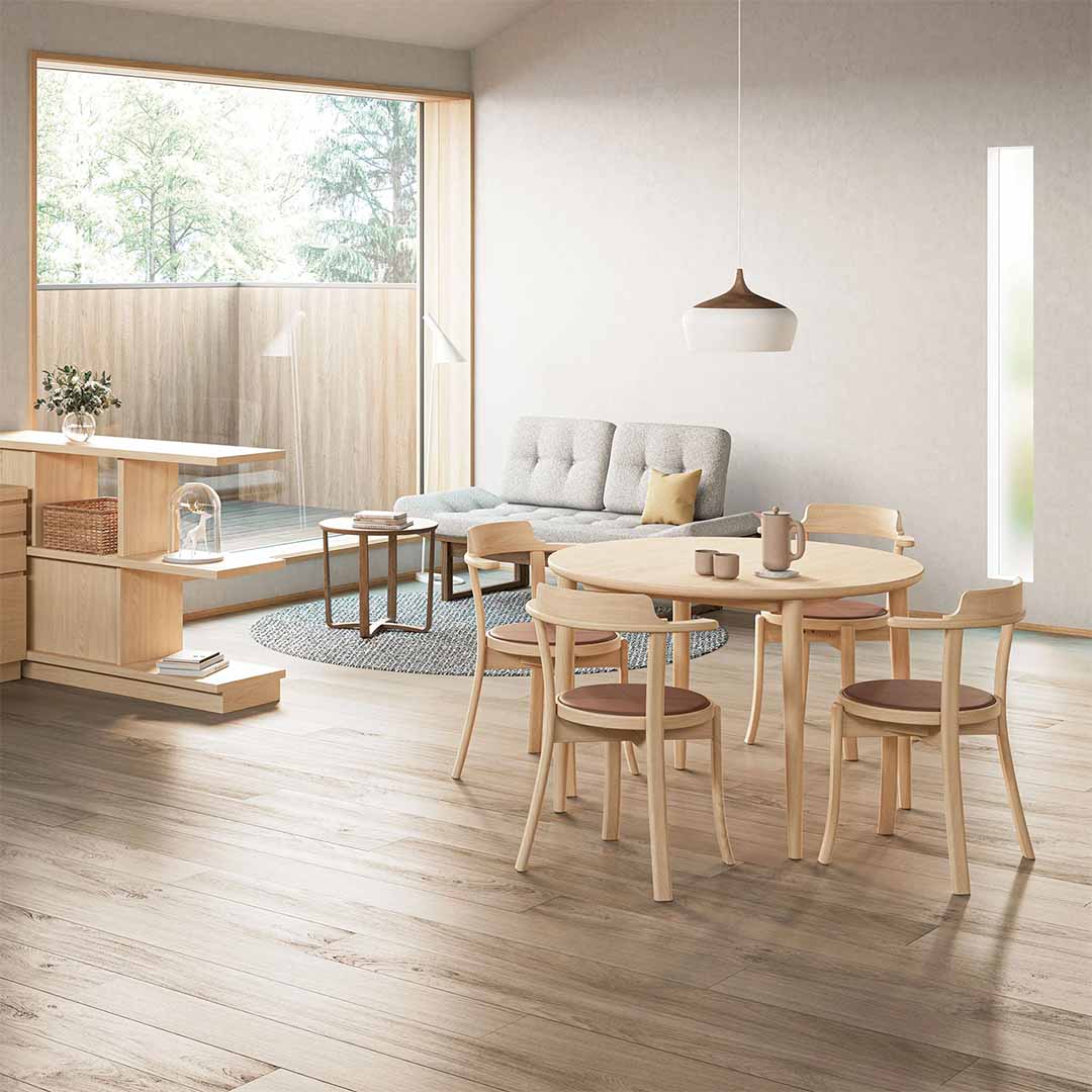 ルントオム チェアー(座張)