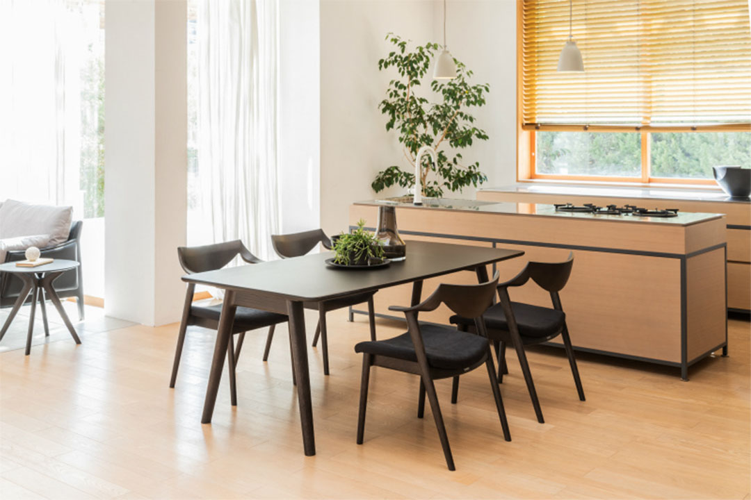 ダイニングテーブル