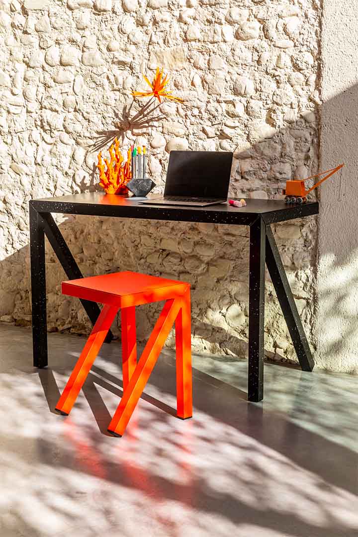 Bureaurama stool SH50 ブラック(白点)